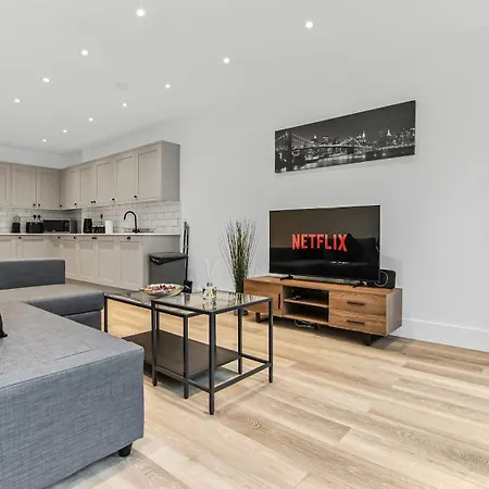 Jd Apartments - Urban Retreat With Patio